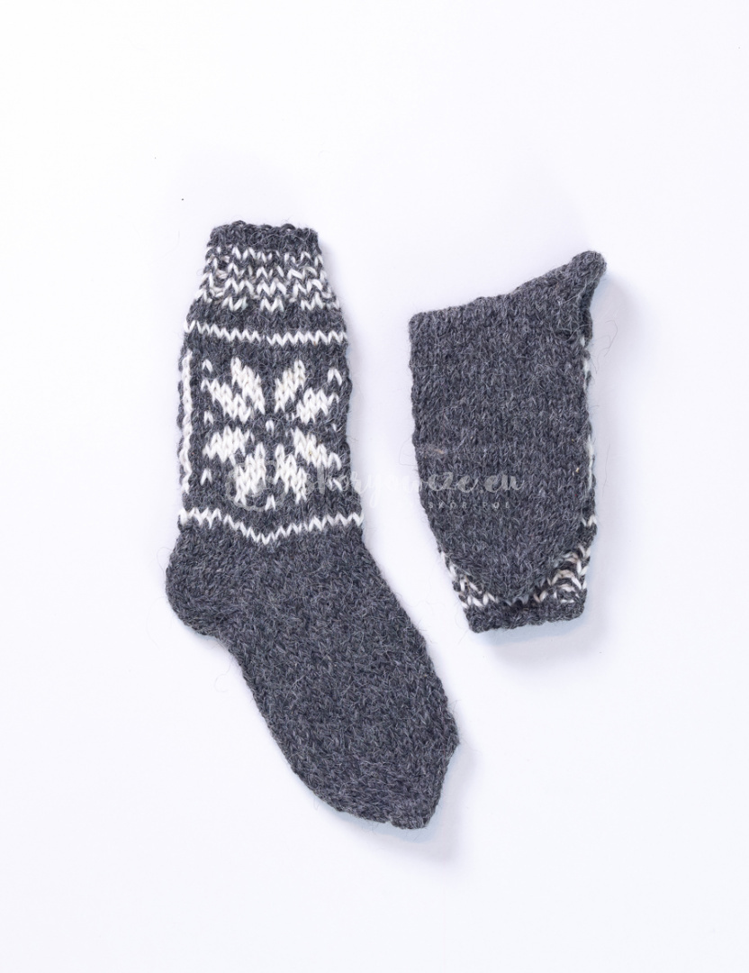 High, thick, white socks with wool filling with a gray, highlander pattern High, thick, white socks with wool filling with a gray, highlander pattern