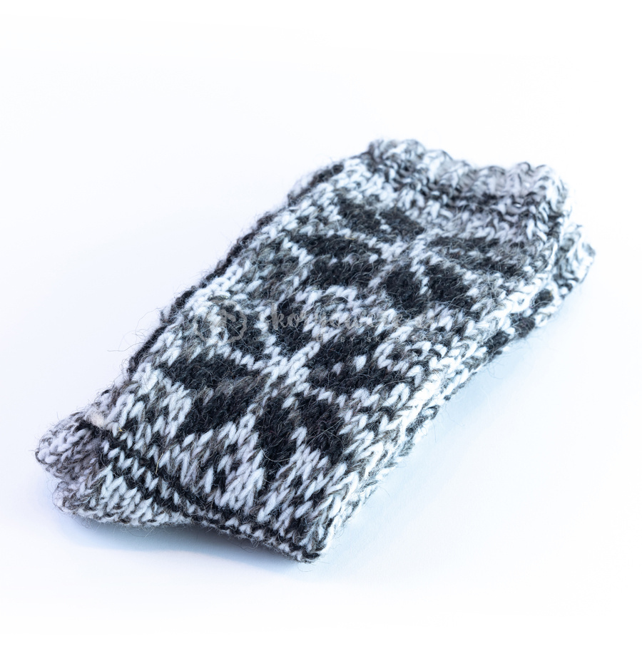 High, thick, white socks with wool filling with a gray, highlander pattern High, thick, white socks with wool filling with a gray, highlander pattern