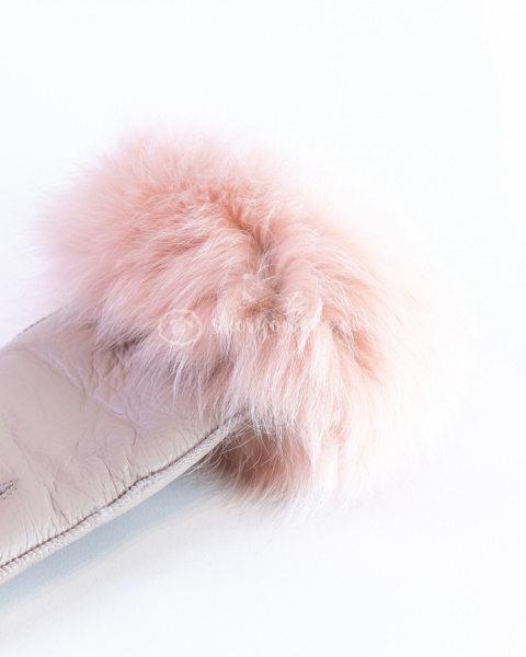 Dirty pink leather women's gloves with fur trim Dirty pink leather women's gloves with fur trim