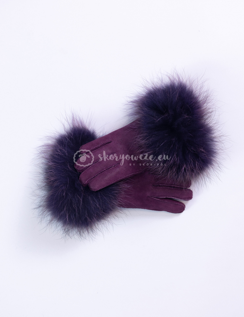 Plum-colored women's leather gloves with fur trim Plum-colored women's leather gloves with fur trim