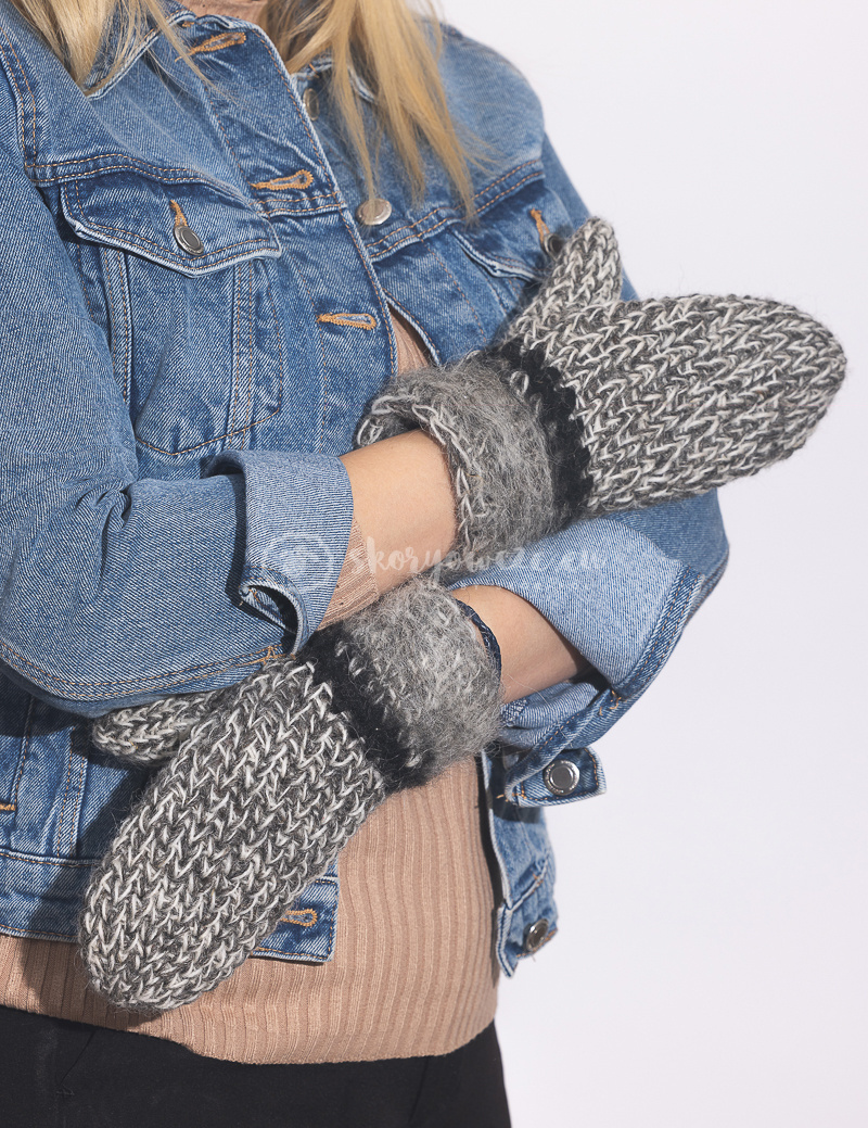 Mitts, wool, gray melange gloves with colored stitching Mitts, wool, gray melange gloves with colored stitching