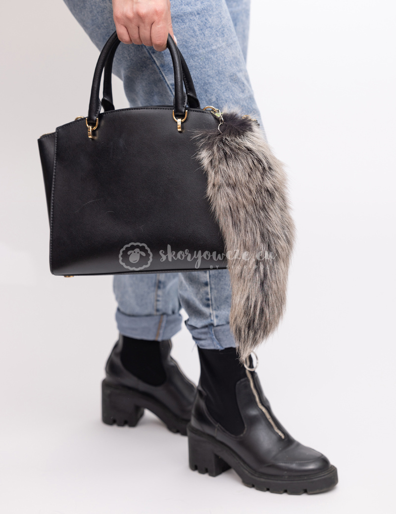 Fox fox / tail / fox pendant - snow gray color Fox fox / tail / fox pendant - snow gray color