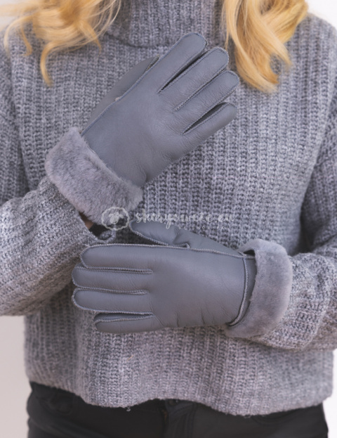 Stalowe jasne klasyczne rękawiczki damskie ze skóry jagnięcej żywicowanej wywijane