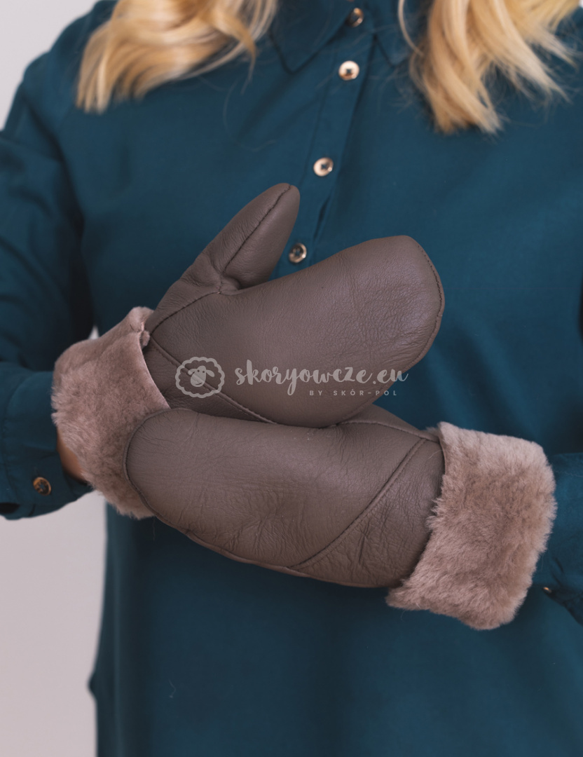 Women's chocolate lambskin mittens Women's chocolate lambskin mittens