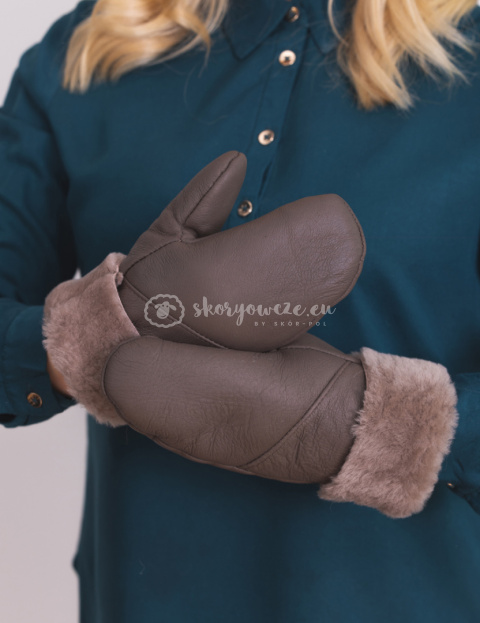 Women's chocolate lambskin mittens Women's chocolate lambskin mittens