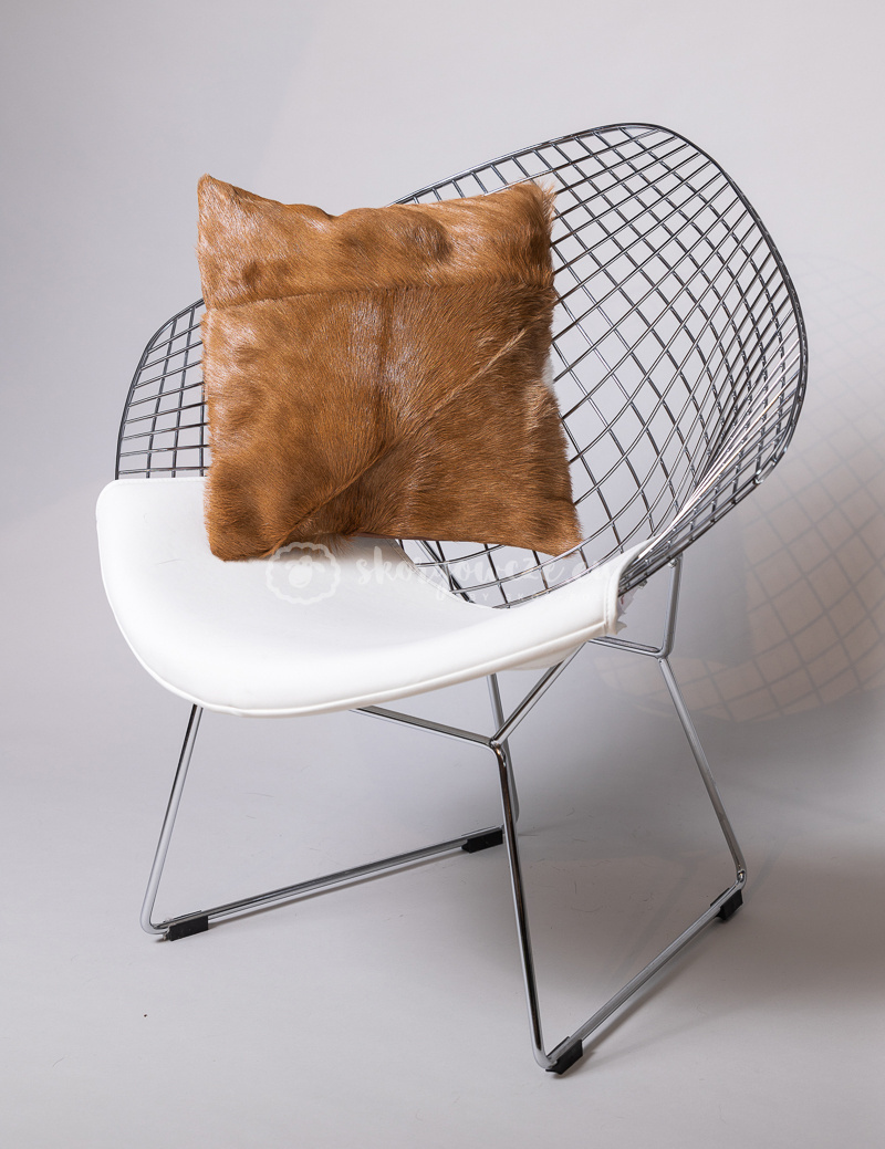 Decorative pillow made of goatskin 40x40 cm Decorative pillow made of goatskin 40x40 cm