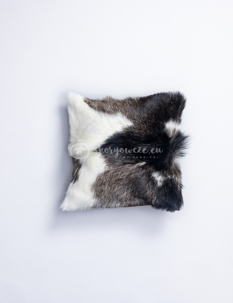Decorative pillow made of goatskin 40x40 cm Decorative pillow made of goatskin 40x40 cm