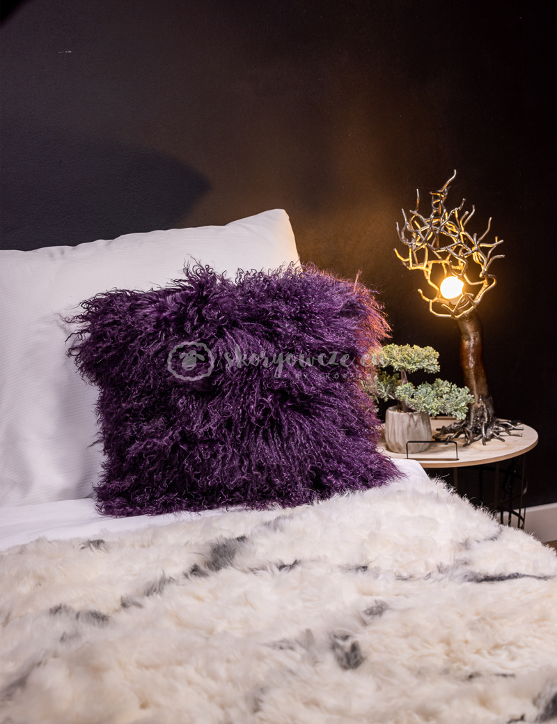 Decorative Sheepskin Pillow / Black Decorative Sheepskin Pillow / Black