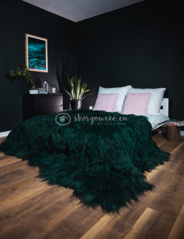 Icelandic sheepskin bedspread in bottle green 180x200