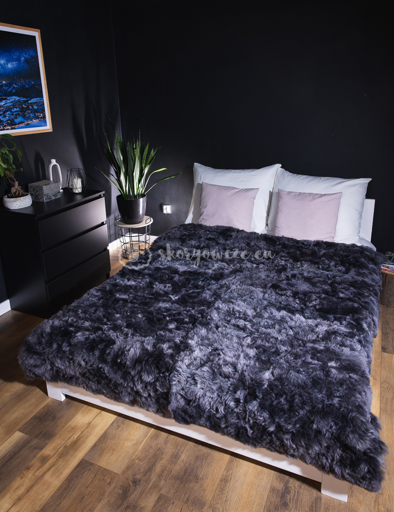 Iceland trimmed sheepskin bedspread 160x200 #graphite shaded Iceland trimmed sheepskin bedspread 160x200 #graphite shaded