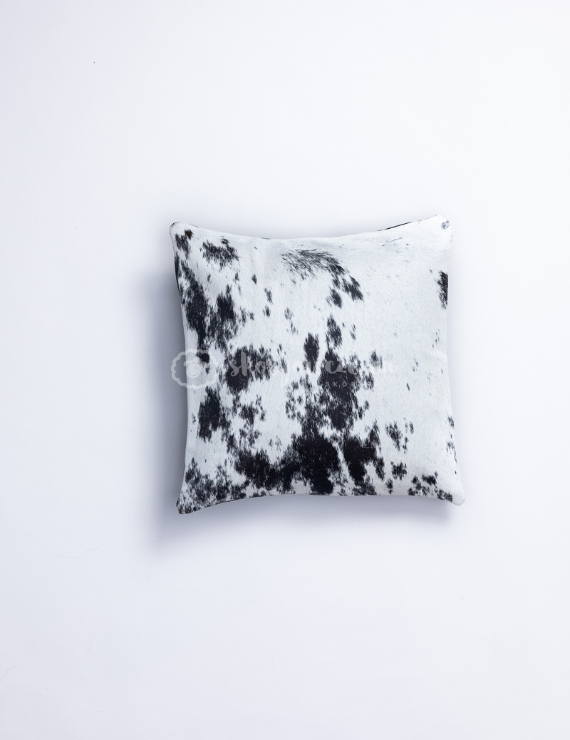 Decorative Sheepskin Pillow / Black Decorative Sheepskin Pillow / Black