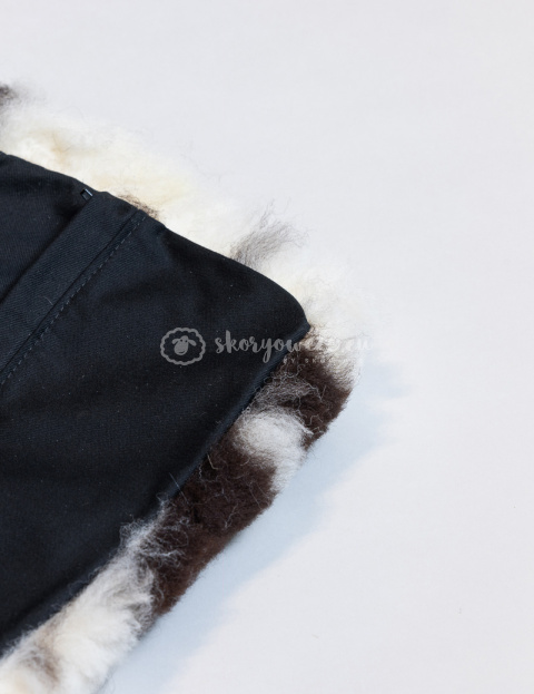 Decorative Sheepskin Pillow / Black Decorative Sheepskin Pillow / Black