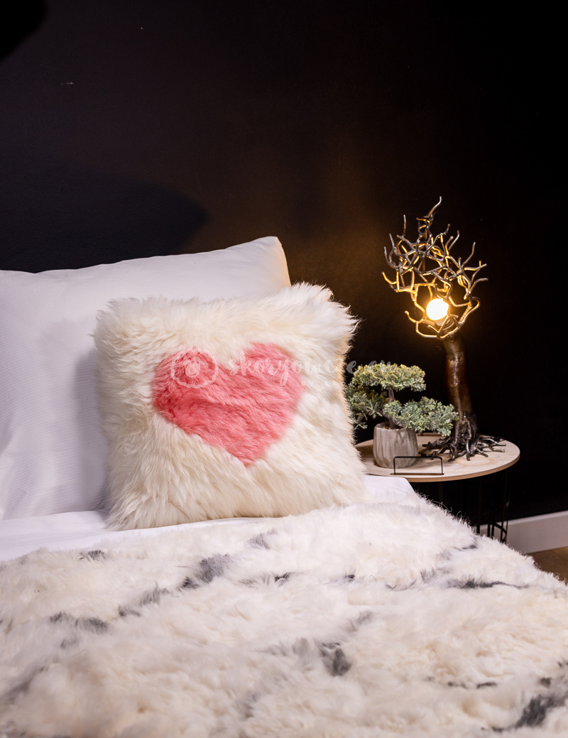 Decorative Sheepskin Pillow / Black Decorative Sheepskin Pillow / Black