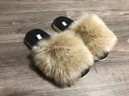 Klapki futrzane pantofle sztuczne futerko / beżowe