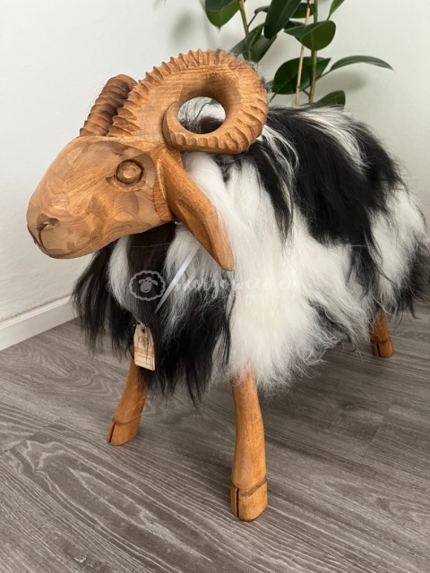 Krzesło - baran dekoracyjny / biało czarny