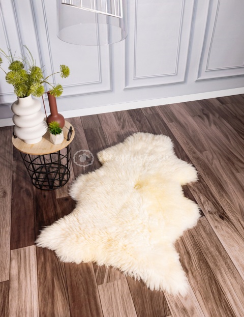 Naturalna skóra owcza/ biała mała jagnię/ 100-110 cm